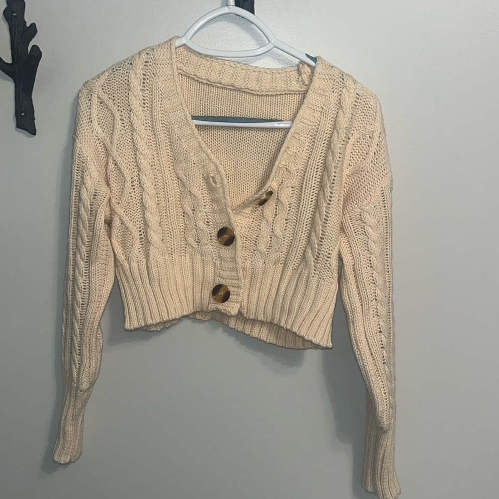 Cropped top and cardigan set